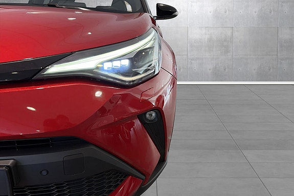 Toyota C-HR 10 of 30