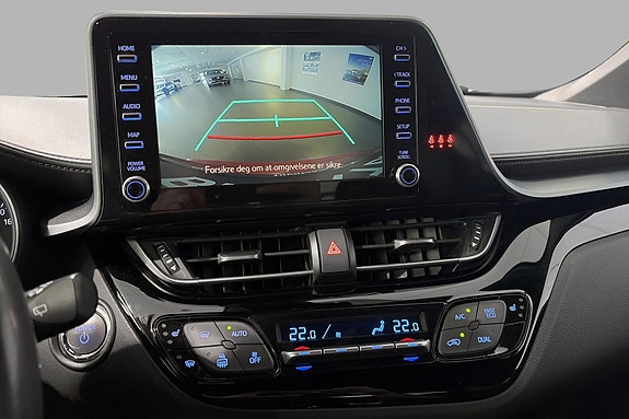 Toyota C-HR 28 of 30