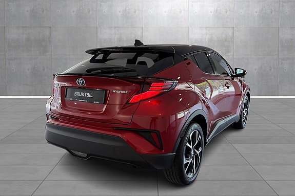 Toyota C-HR 6 of 30