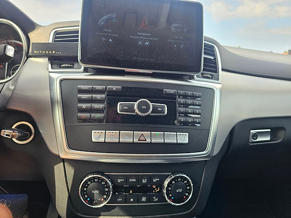 Mercedes-Benz ML250 4 of 7