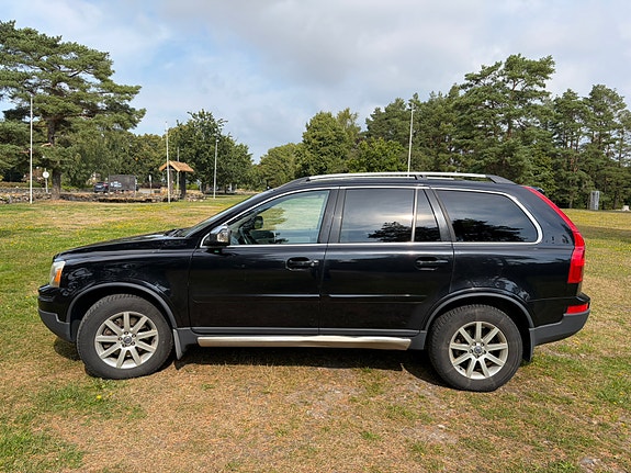 Volvo XC90 2 of 20