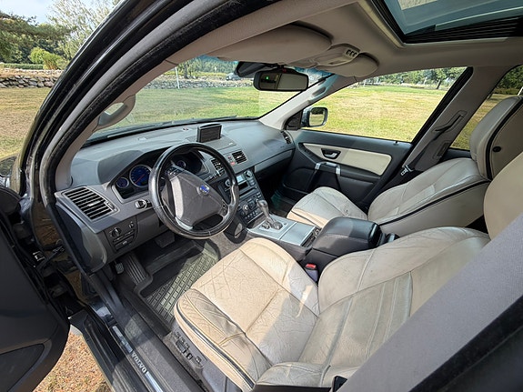 Volvo XC90 8 of 20
