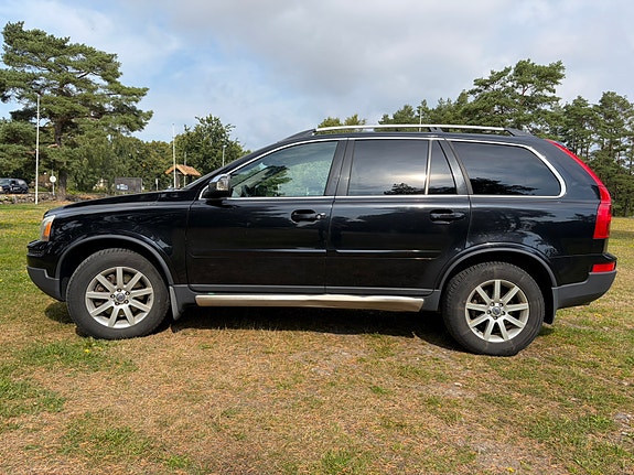 Volvo XC90 3 of 20