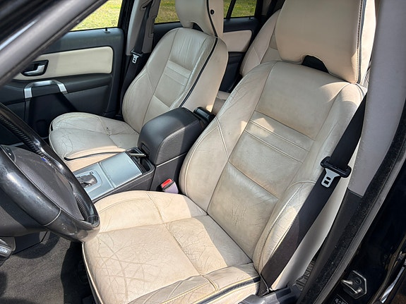 Volvo XC90 10 of 20