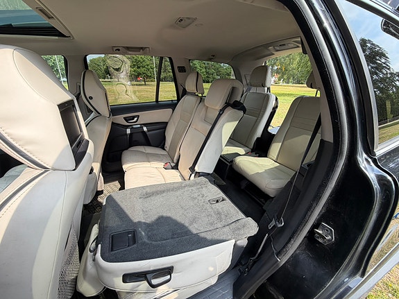 Volvo XC90 15 of 20