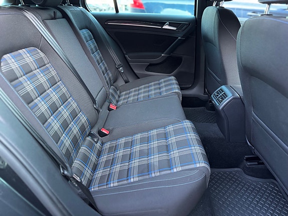 Volkswagen 21 of 30