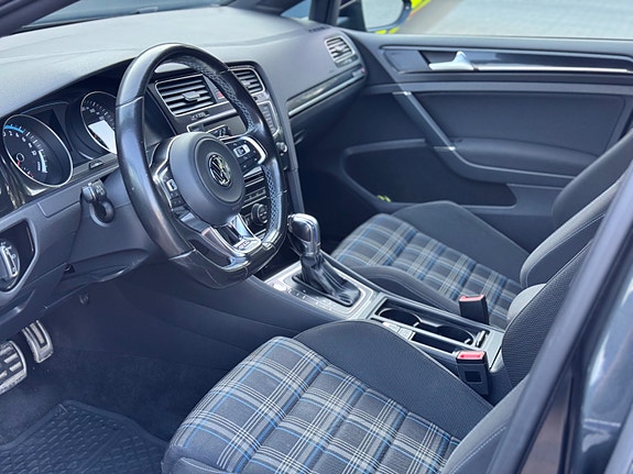 Volkswagen 12 of 30