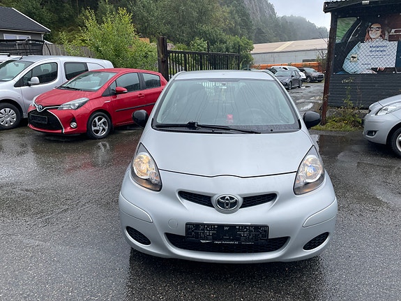 Toyota Aygo 2 of 12