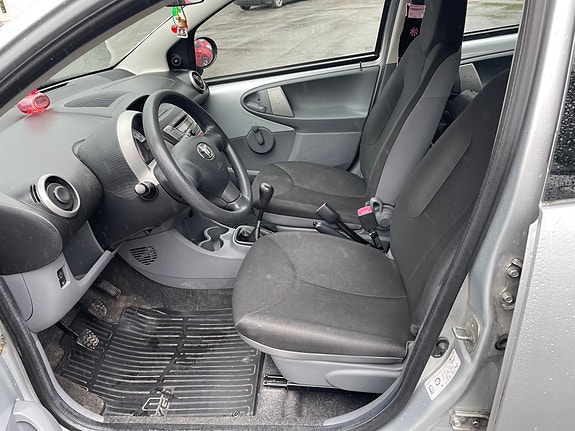 Toyota Aygo 9 of 12