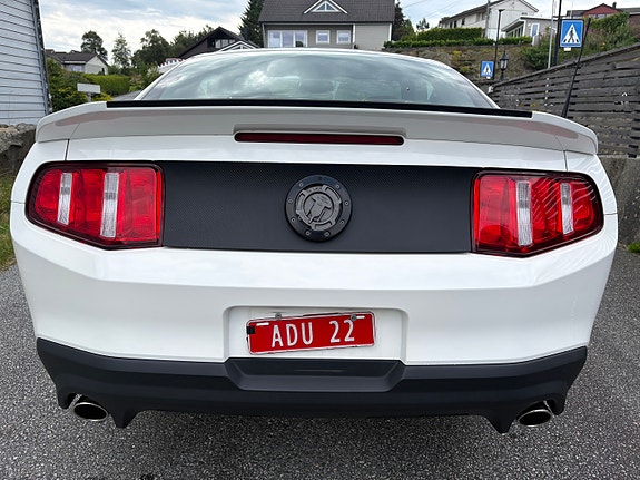 Ford Mustang 8 of 30