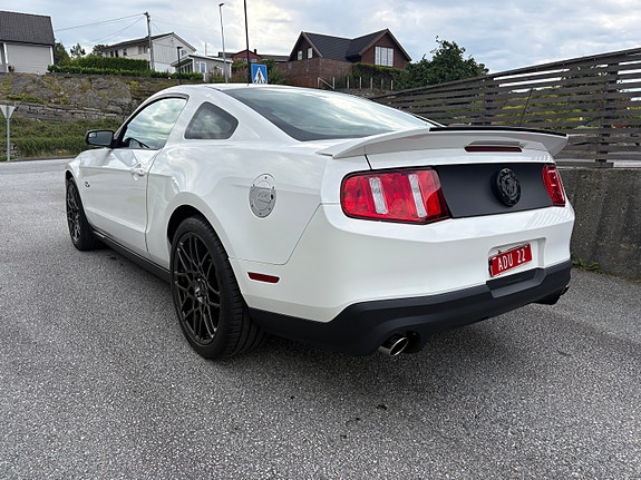 Ford Mustang 6 of 30