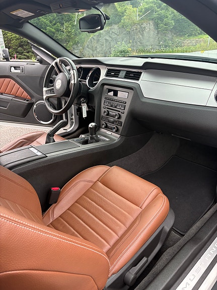 Ford Mustang 12 of 30