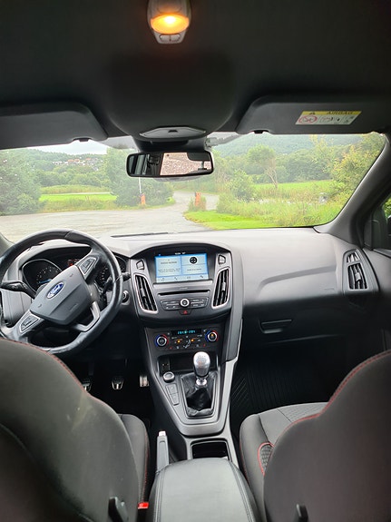 Ford Focus 3 of 10