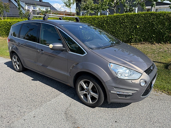 Ford S-MAX 2 of 2