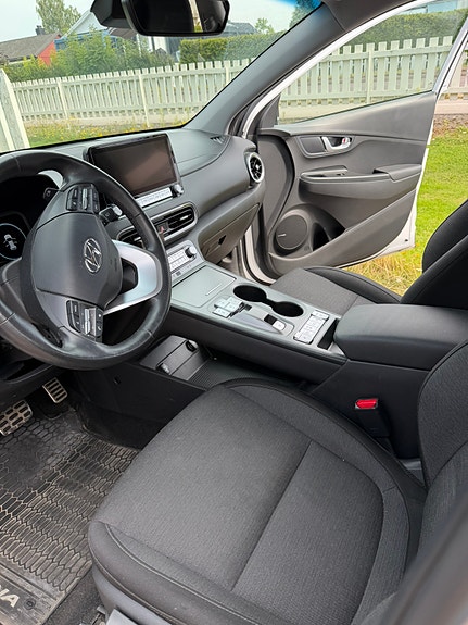 Hyundai Kona 8 of 14
