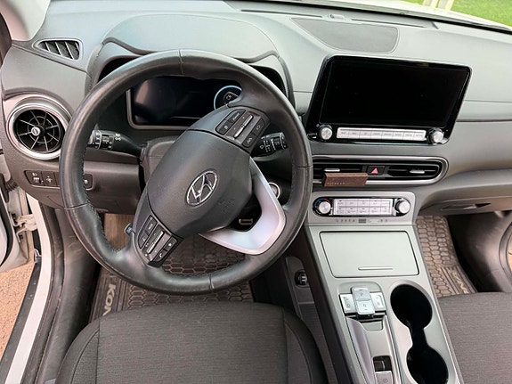 Hyundai Kona 11 of 14