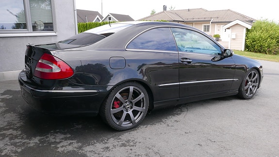 Mercedes-Benz CLK270 4 of 22