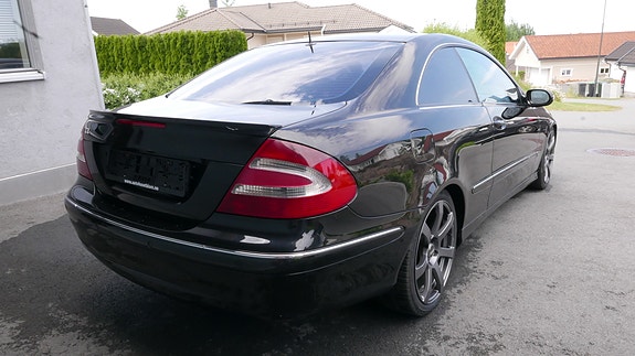Mercedes-Benz CLK270 5 of 22