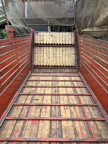 Underhaug vogner kort type 3m, valmet 16,9-30 tvillinghjul selges 2 of 9