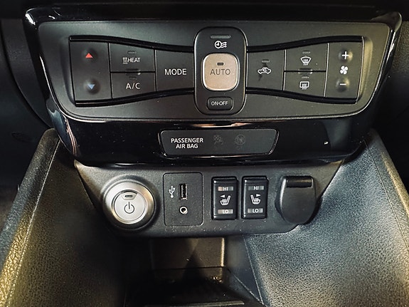 Nissan Leaf 27 of 30