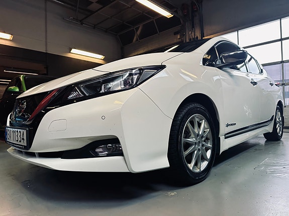 Nissan Leaf 2 of 30