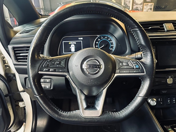 Nissan Leaf 23 of 30
