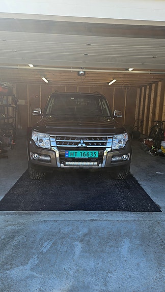 Mitsubishi Pajero 5 of 24