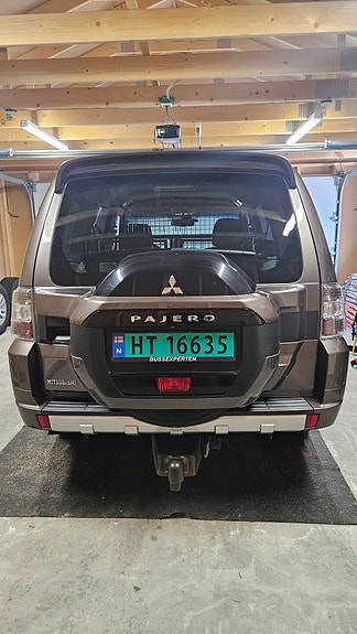 Mitsubishi Pajero 6 of 24