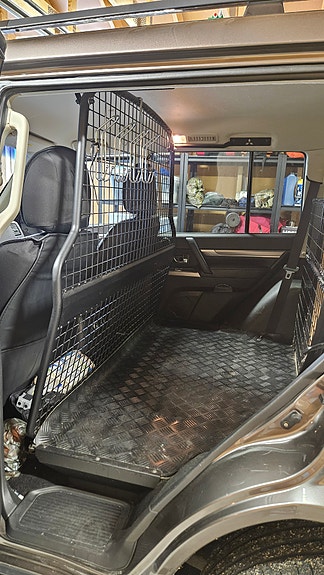 Mitsubishi Pajero 12 of 24
