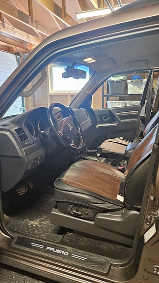 Mitsubishi Pajero 9 of 24