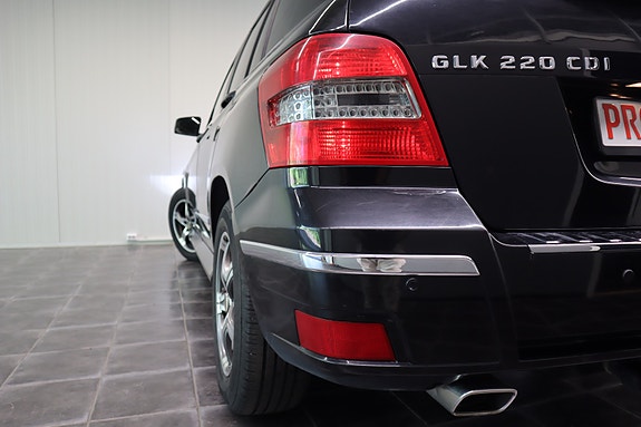 Mercedes-Benz GLK220 13 of 30