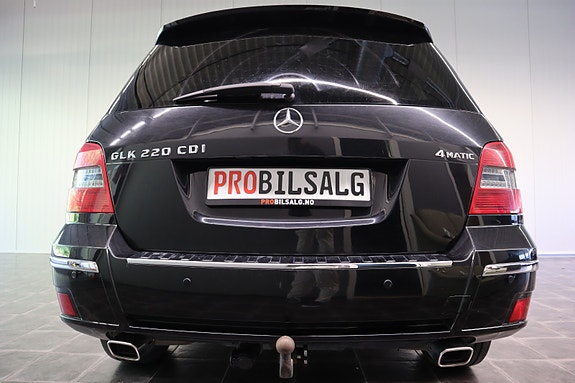 Mercedes-Benz GLK220 12 of 30