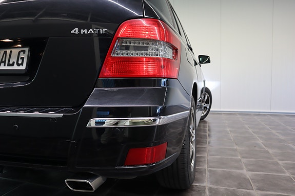 Mercedes-Benz GLK220 14 of 30