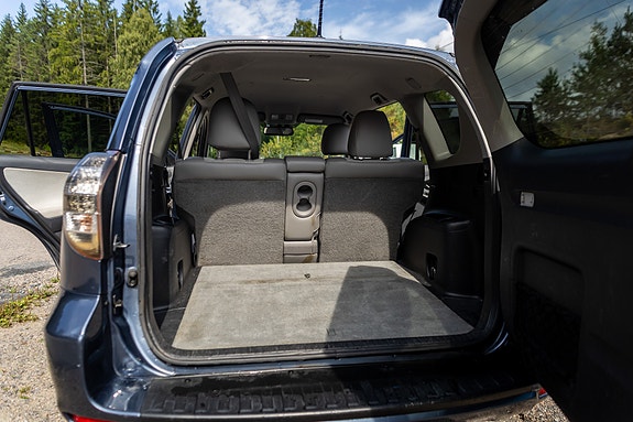 Toyota RAV4 8 of 20