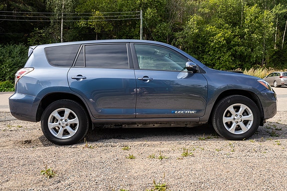 Toyota RAV4 10 of 20