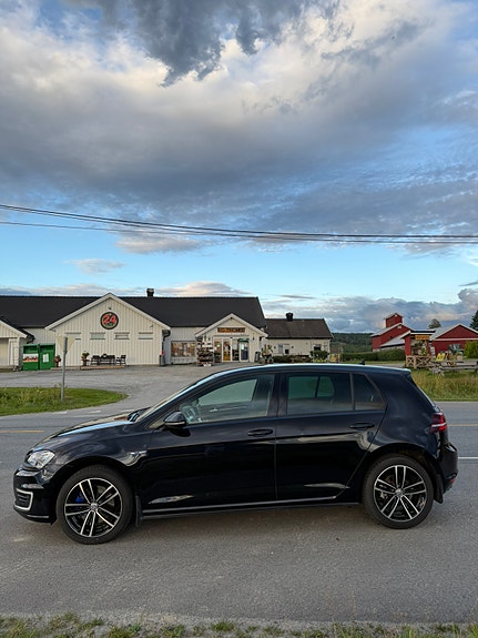 Volkswagen Golf VII 6 of 30
