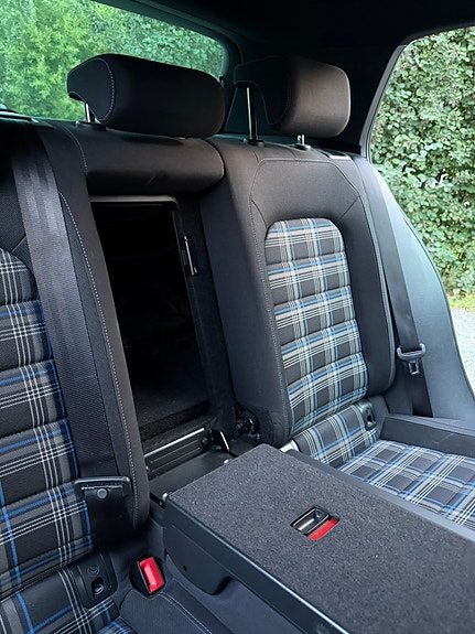 Volkswagen Golf VII 25 of 30