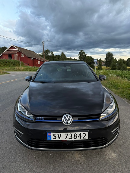 Volkswagen Golf VII 10 of 30