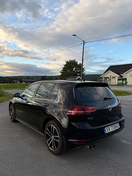 Volkswagen Golf VII 5 of 30