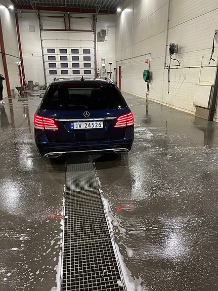 Mercedes-Benz E220 d 5 of 18