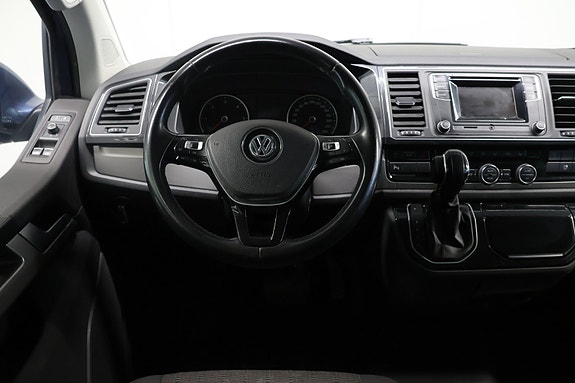 Volkswagen Multivan 26 of 30