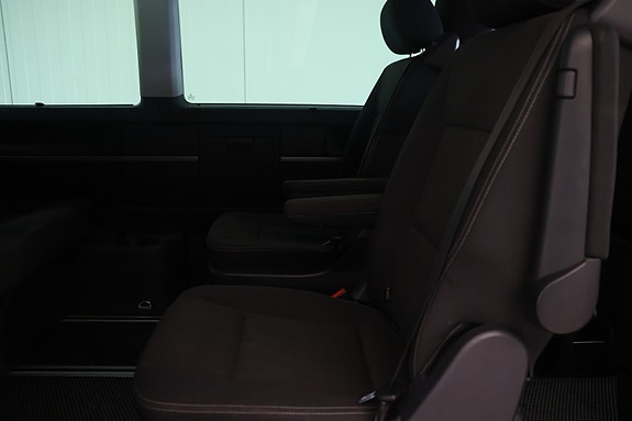 Volkswagen Multivan 17 of 30