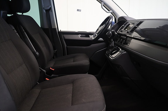 Volkswagen Multivan 18 of 30