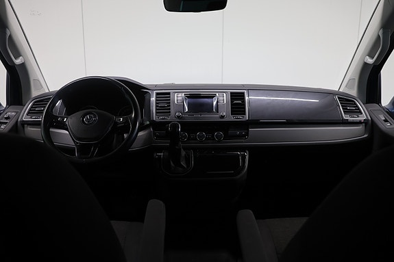 Volkswagen Multivan 25 of 30