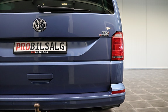 Volkswagen Multivan 11 of 30