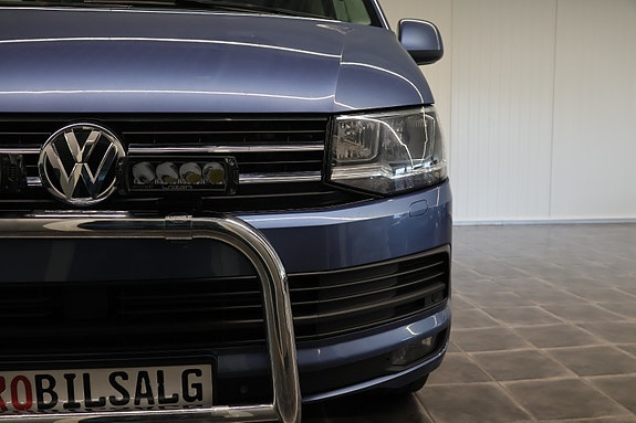 Volkswagen Multivan 14 of 30