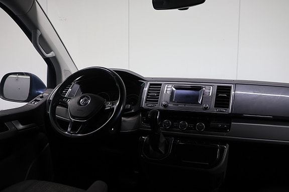 Volkswagen Multivan 28 of 30