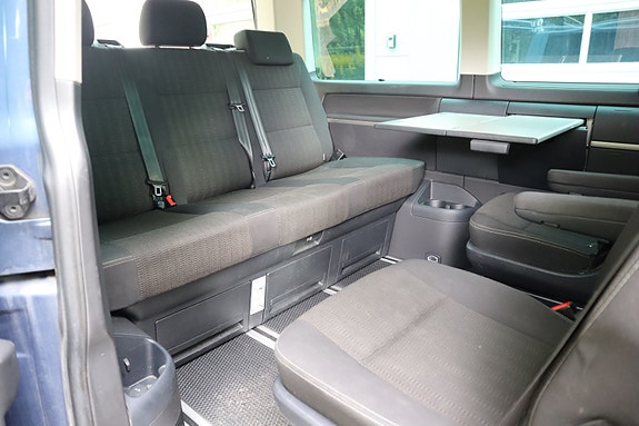 Volkswagen Multivan 19 of 30