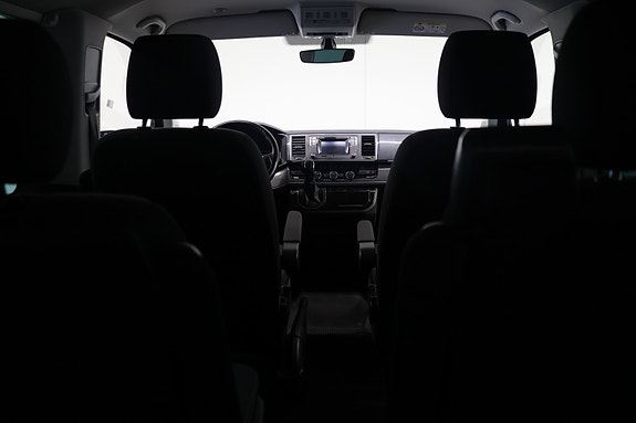 Volkswagen Multivan 24 of 30