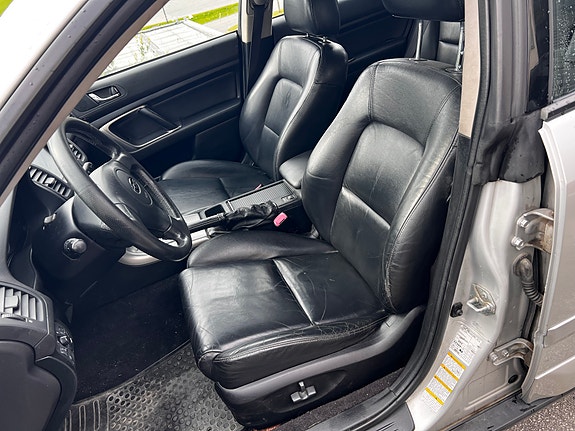 Subaru Legacy 8 of 18